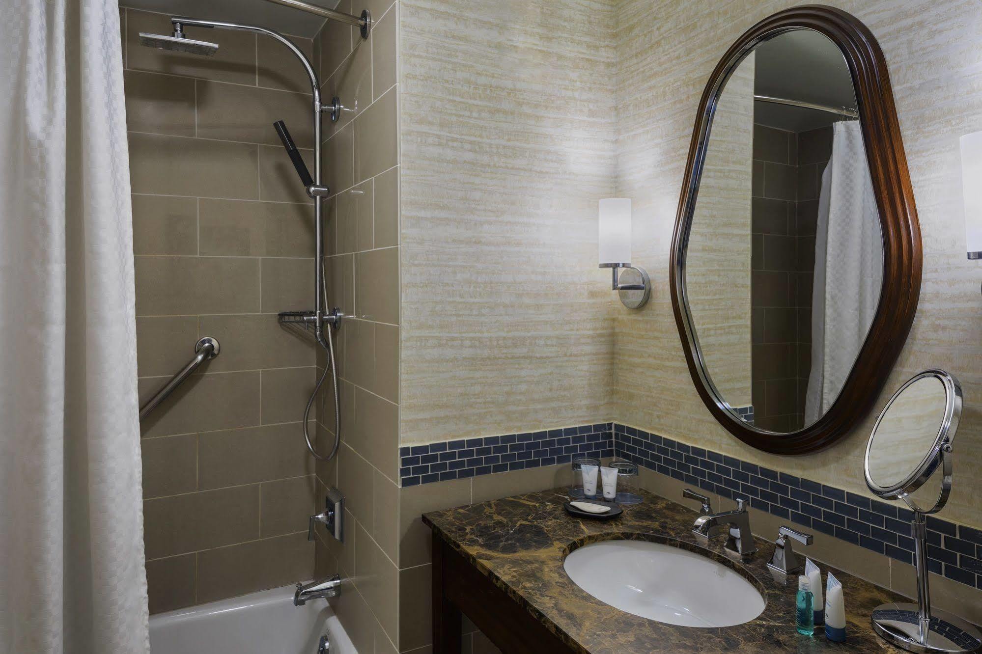 The Westin Mount Laurel Hotel Bagian luar foto